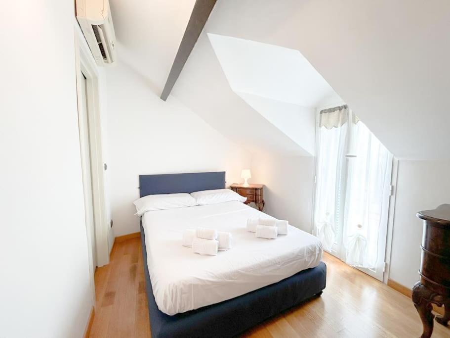 Elegante Mansarda 300Mt Dal Mare - Centro - Wifi Apartment ซาโวนา ภายนอก รูปภาพ